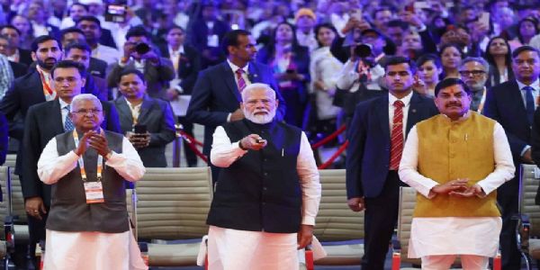 ग्लोबल इन्वेस्टर्स समिट में प्रधानमंत्री