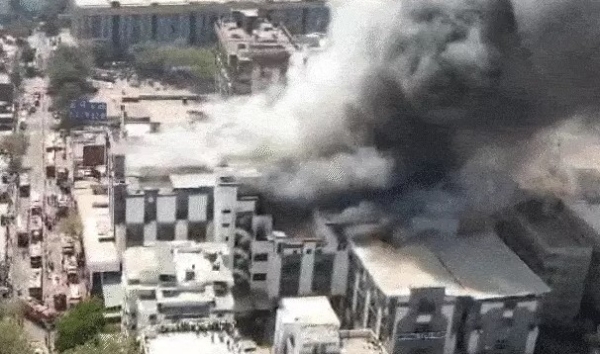 Fire in Surat Shivshakti Textile Market is out of control for 12 hours, 853 shops damaged in the fire