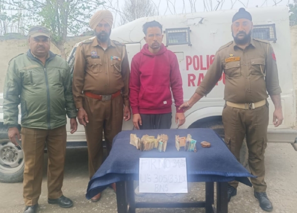 पुलिस दारा गिरफतार आराेपी