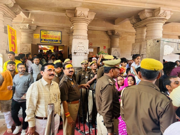 महाकुंभ पलट प्रवाह, मां विंध्यवासिनी के दरबार में उमड़ा आस्था का सैलाब