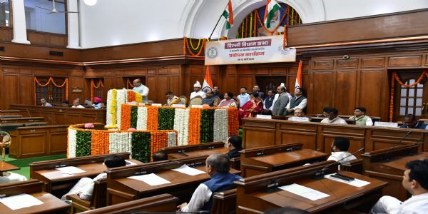 (अपडेट) लोकसभा अध्यक्ष ने दिल्ली के विधायकों से विधानसभा को आदर्श विधानसभा बनाने का किया आग्रह