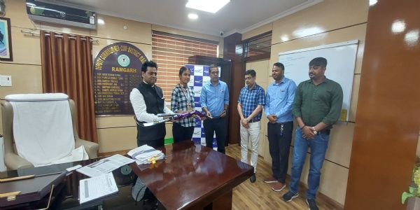 डीसी ने तीरंदाज खिलाड़ी तमन्ना वर्मा को उपलब्ध कराया आर्चरी किट