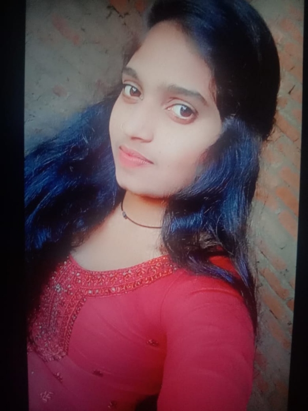 प्रयागराज : मृत छात्रा की फाइल फोटो