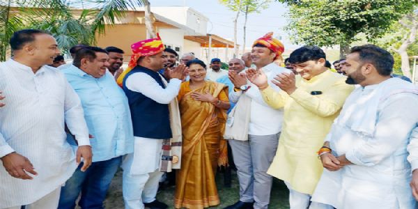 सोनीपत: गोहाना के नए भाजपा जिलाध्यक्षों ने विधायक कृष्णा का आशीर्वाद लिया