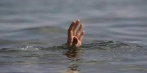 बस्ती से परिजनों के साथ बाबा विश्वनाथ के दर्शन करने आया युवक गंगा नदी में डूबा