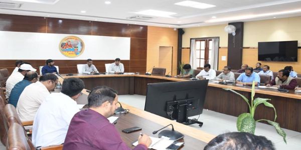 प्रमुख सचिव ने सरकार की उपलब्धियों को लेकर होने वाले कार्यक्रमों की समीक्षा कर दिये निर्देश