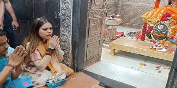 नाजिया इलाही खान ने किए भगवान महाकाल के दर्शन
