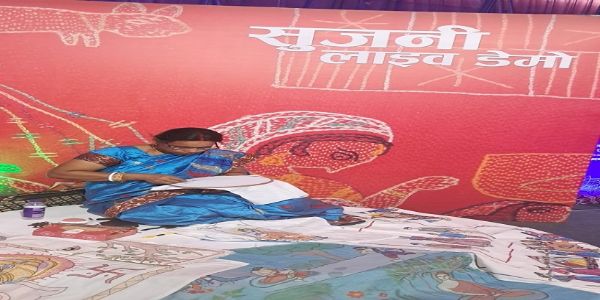 बिहार दिवस समारोह में खूब पसंद की गई सुजनी, कसीदा और लहठी कला
