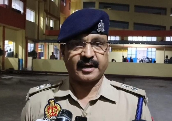 थाना कटघर क्षेत्र में हुई मुठभेड़ की जानकारी देते एसपी सिटी कुमार रणविजय सिंह।