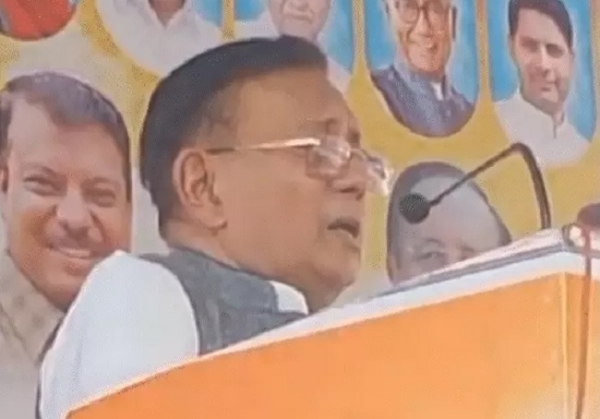 सतना में आयोजित जिला स्तरीय कार्यकर्ता संवाद कार्यक्रम में कांग्रेस विधायक राजेन्द्र सिंह