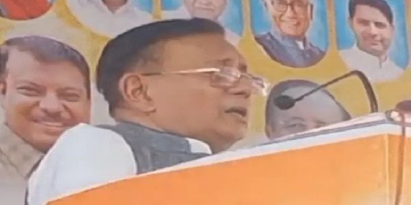 सतनाः कांग्रेस विधायक के बिगड़े बोल- सांड से की साधु-संत और महामंडलेश्वर की तुलना