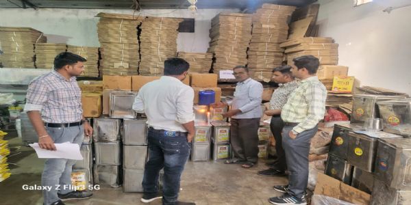 नडियाद में पौने 9 लाख का 3100 किलो मिलावटी घी जब्त