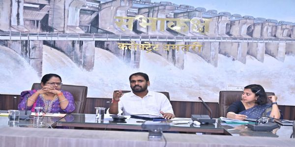 बेवजह काम लंबित रखने पर ठेकेदार पर लगेगा जुर्माना