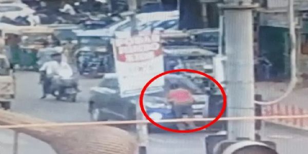 ग्वालियरः कार ने युवक को 100 फीट तक घसीटा, पत्नी के प्रेमी पर जान से मारने की कोशिश का आरोप