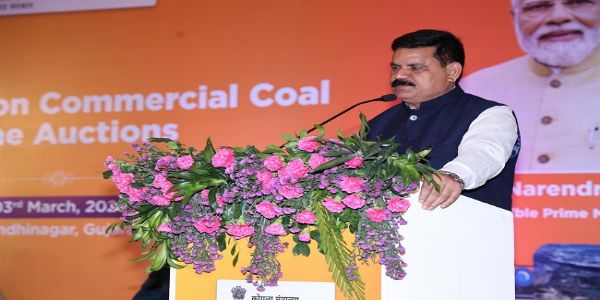 कोयला खदान नीलामी पर आयोजित रोड शो को संबोधित करते सतीश चंद्र दुबे