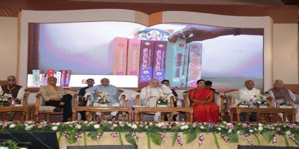 केंद्रीय गृह एवं सहकारिता मंत्री अमित शाह ने रविवार को ‘सस्तु साहित्य मुद्रणाल्य ट्रस्ट’ द्वारा पुनः प्रकाशित 24 पुस्तकों का विमोचन किया।