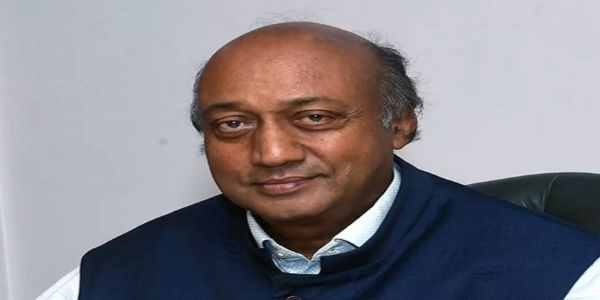 गैर-कार्यकारी निदेशक मधुर बजाज का फाइल फोटो