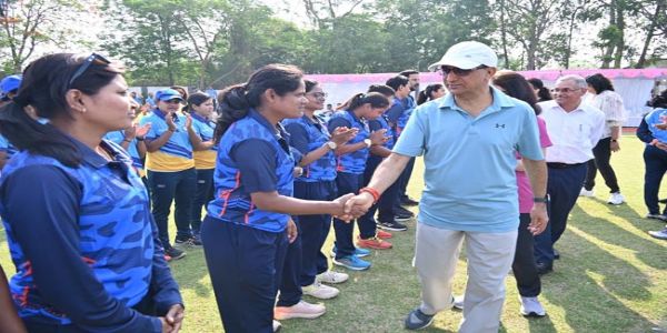 परिचय करते महाप्रबंधक
