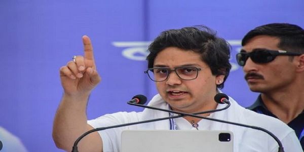 आकाश आनंद की फाेटाे