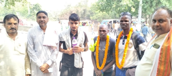 मैराथन में भाग लेने पहुंचे अंतराष्ट्रीय खिलाड़ी मैराथन में भाग लेने पहुंचे अंतराष्ट्रीय खिलाड़ी