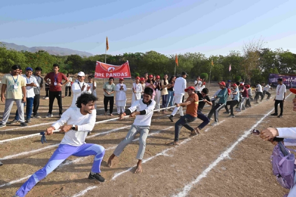 तपोवन परिसर में एकसाथ कई प्रतियोगिताएं आयोजित की गईं।