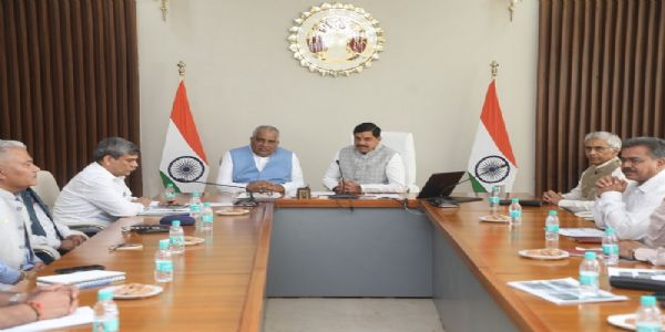 मुख्यमंत्री ने केंद्रीय मंत्री भूपेन्द्र यादव के साथ की चीता प्रोजेक्ट की समीक्षा मुख्यमंत्री ने केंद्रीय मंत्री भूपेन्द्र यादव के साथ की चीता प्रोजेक्ट की समीक्षा