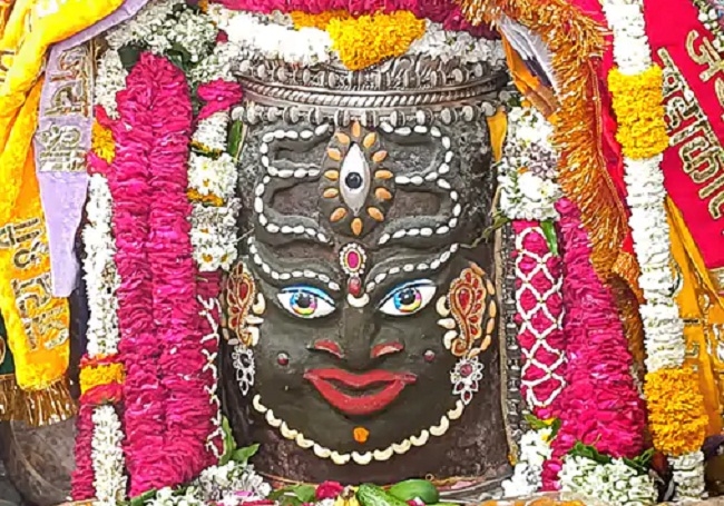 बाबा महाकाल का हुआ विशेष श्रृंगार