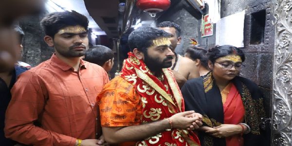 गायक अरिजीत सिंह ने किए भगवान महाकाल के दर्शन