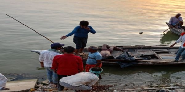 गंगा स्नान के दौरान युवक की डूबने से मौत, नाविकों ने किया बचाने का प्रयास