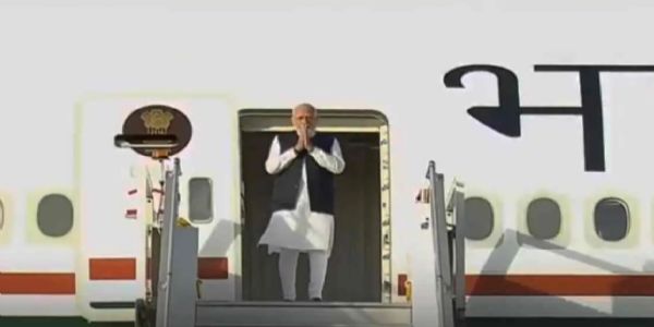 प्रधानमंत्री नरेन्द्र मोदी इसी विमान से स्वदेश लौटे हैं।