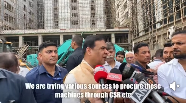 असम के मुख्यमंत्री डॉ. हिमंत बिस्व सरमा कार्बी अंगलोंग जिले में।
