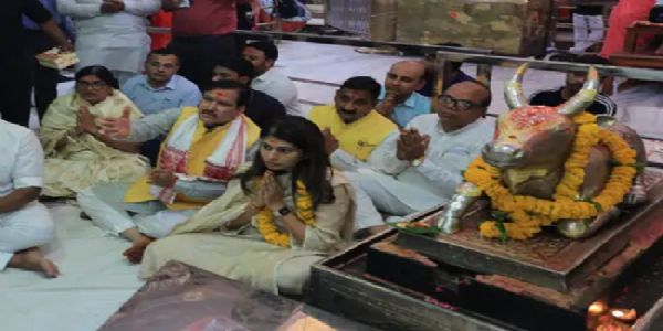 केंद्रीय मंत्री रक्षा खडसे ने उज्जैन पहुंचकर किए भगवान महाकाल के दर्शन