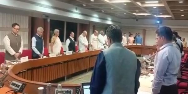 सर्वदलीय बैठक का दृष्य