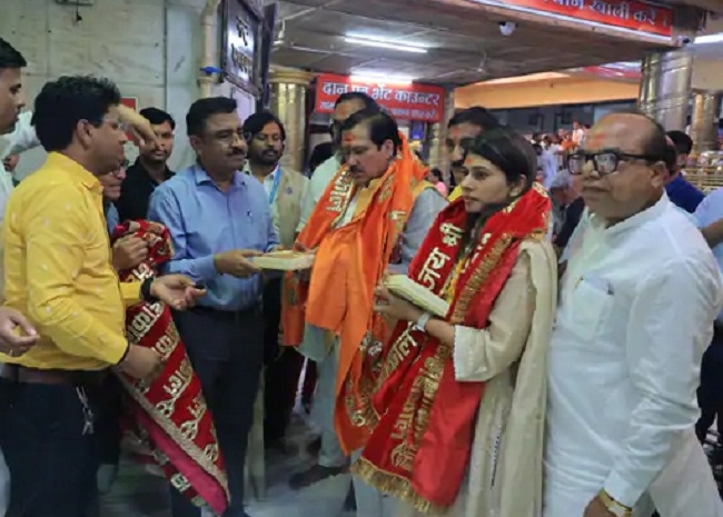 केंद्रीय मंत्री रक्षा खडसे ने उज्जैन पहुंचकर किए भगवान महाकाल के दर्शन