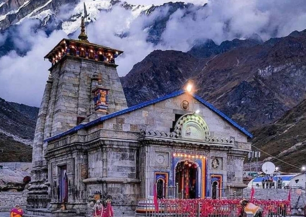उत्तराखंड राज्य के रुद्रप्रयाग स्थित केदारनाथ मंदिर।