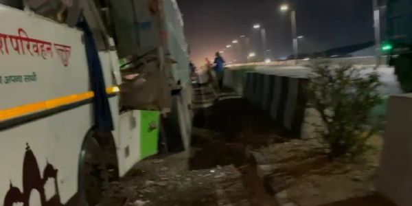 ड्राइवर को लगी झपकी, डम्फर में घुसी बस एक कि मौत