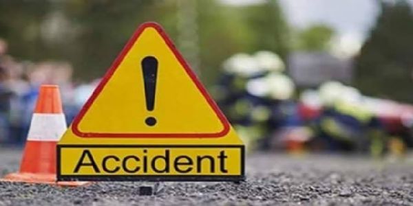 बाइक सवार युवक की डिवाइडर से टकराकर मौत, परिजनों में मचा कोहराम