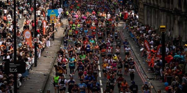 लंदन मैराथन ने तोड़ा विश्व रिकॉर्ड, 56,000 से अधिक धावकों ने पूरा किया मुकाबला