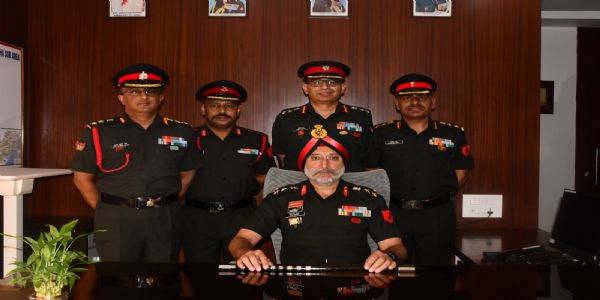 रायपुर : ब्रिगेडियर तेजिंदर सिंह बावा ने छत्तीसगढ़-ओडिशा सब एरिया कमांडर का पदभार संभाला