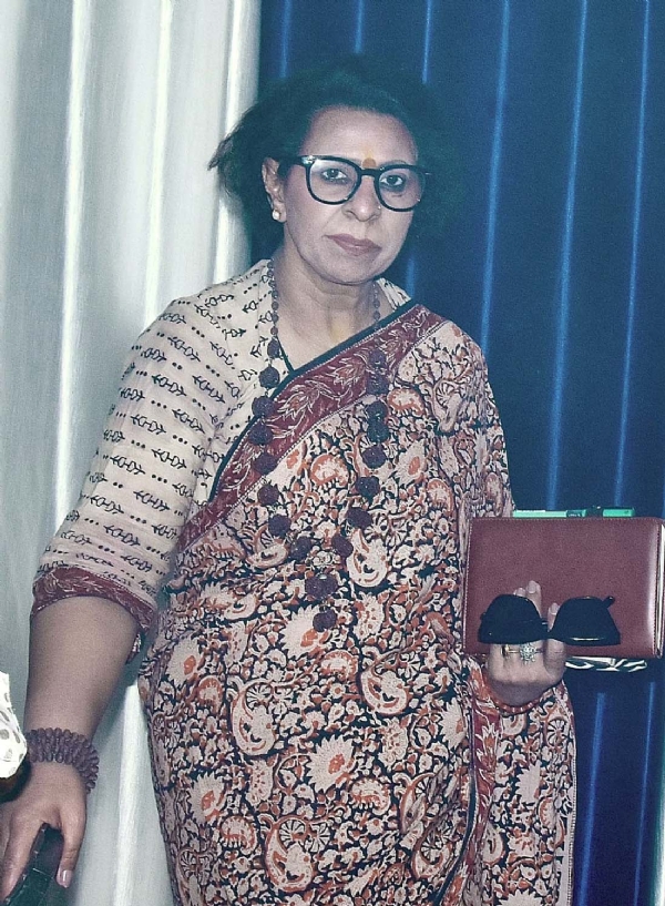 गुरुग्राम पहुंची हरियाणा महिला आयोग की चेयरपर्सन रेणु भाटिया।