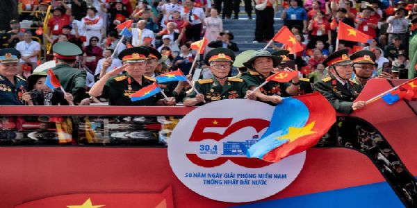 वियतनाम ने युद्ध की समाप्ति की 50वीं वर्षगांठ मनाई, शांति और एकता पर दिया गया जोर