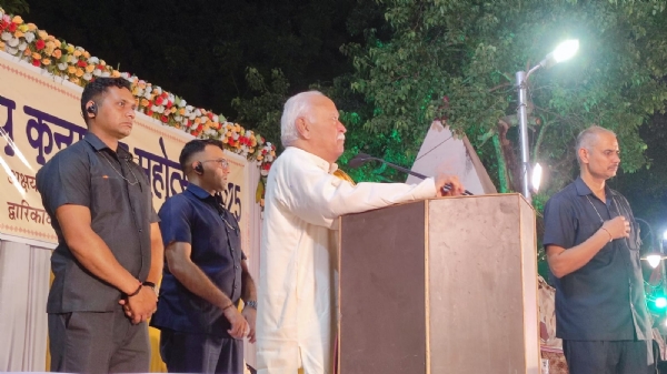 सामूहिक विवाह समारोह में संघ प्रमुख सामूहिक विवाह समारोह में संघ प्रमुख