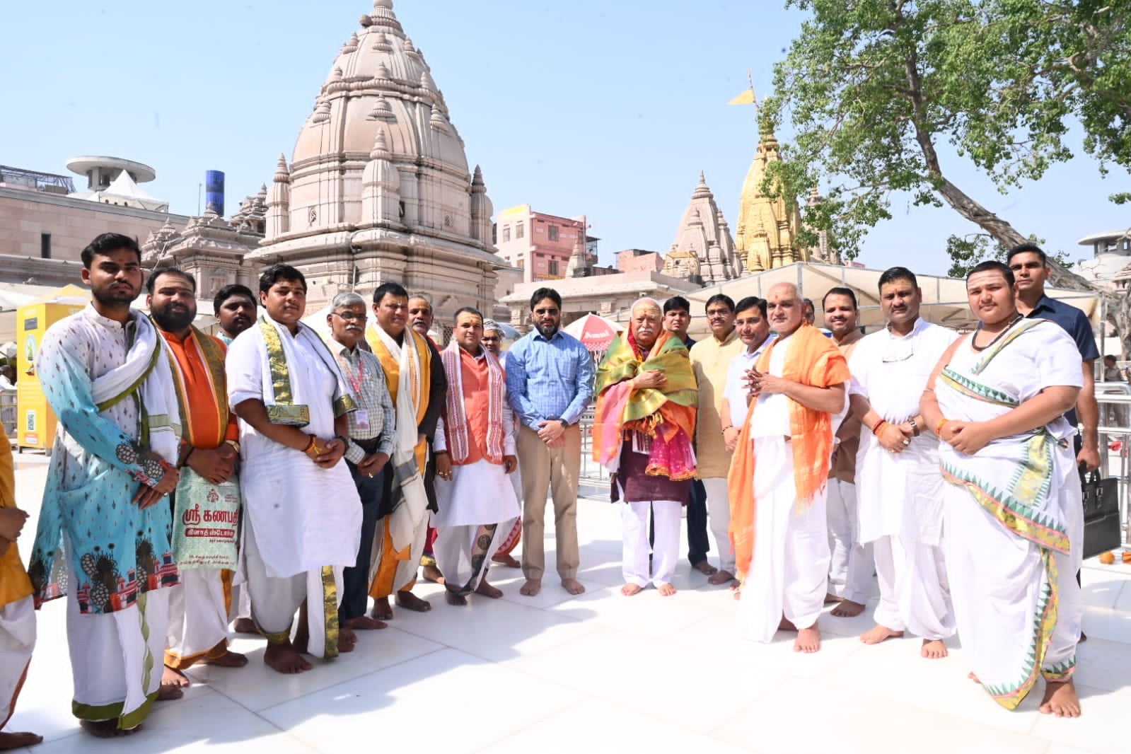 आरएसएस प्रमुख मोहन भागवत श्री काशी विश्वनाथ दरबार में