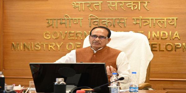सीमावर्ती जिलों के किसानों की खेती एवं उपलब्ध खाद-बीज पर शिवराज सिंह ने की अहम समीक्षा बैठक
