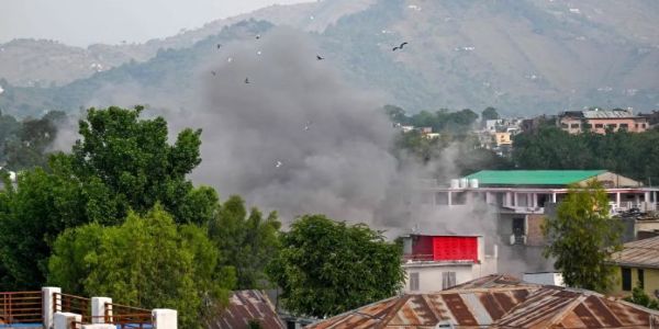 पाकिस्तान ने गोलाबारी कर कुपवाड़ा, उरी और पुंछ में घरों और धार्मिक स्थलों को बनाया निशाना
