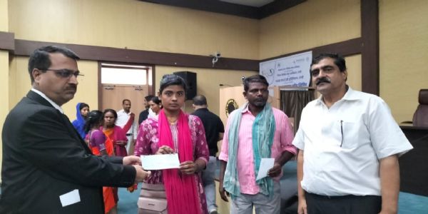 लोक अदालत में 34666 लंबित और 293638 प्री-लिटिगेशन वादों का निस्तारण