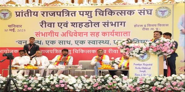 गौमाता की सेवा से ही मानव जाति का कल्याण होगाः उप मुख्यमंत्री शुक्ल