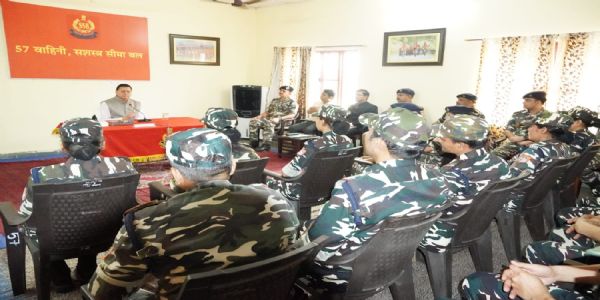 सीमा पर सशस्त्र बलों का मनोबल बढ़ाने पहुंचे मुख्यमंत्री धामी, कहा – जवान देश की शान हैं