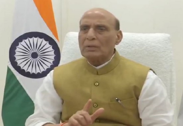 रक्षा मंत्री राजनाथ सिंह ने वर्चुअल लखनऊ में ब्रह्मोस एयरोस्पेस एकीकरण और परीक्षण सुविधा का उद्घाटन कार्यक्रम में बोलते हुए।