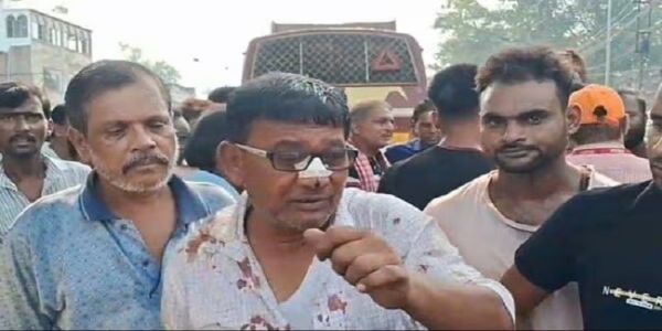 बस चालक के साथ मारपीट के विरोध में आसनसोल-बराकर मार्ग पर बस सेवा बंद